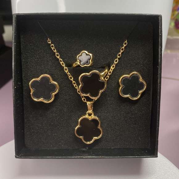 SETS WITH RING - Picture 4 of 6